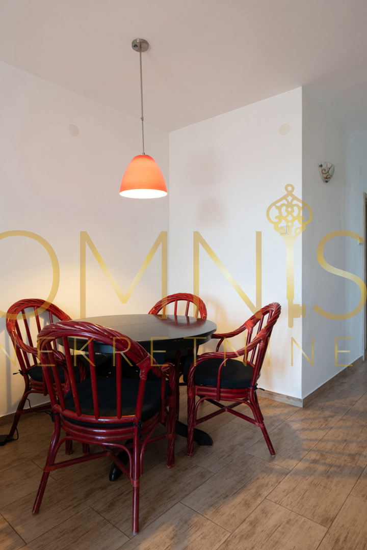 In vendita un appartamento modernamente arredato - Jadranovo