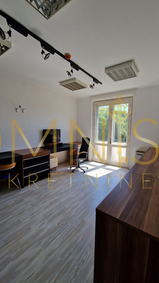 Rijeka, Centro - appartamento signorile 2 camere più soggiorno, due logge, in vendita!