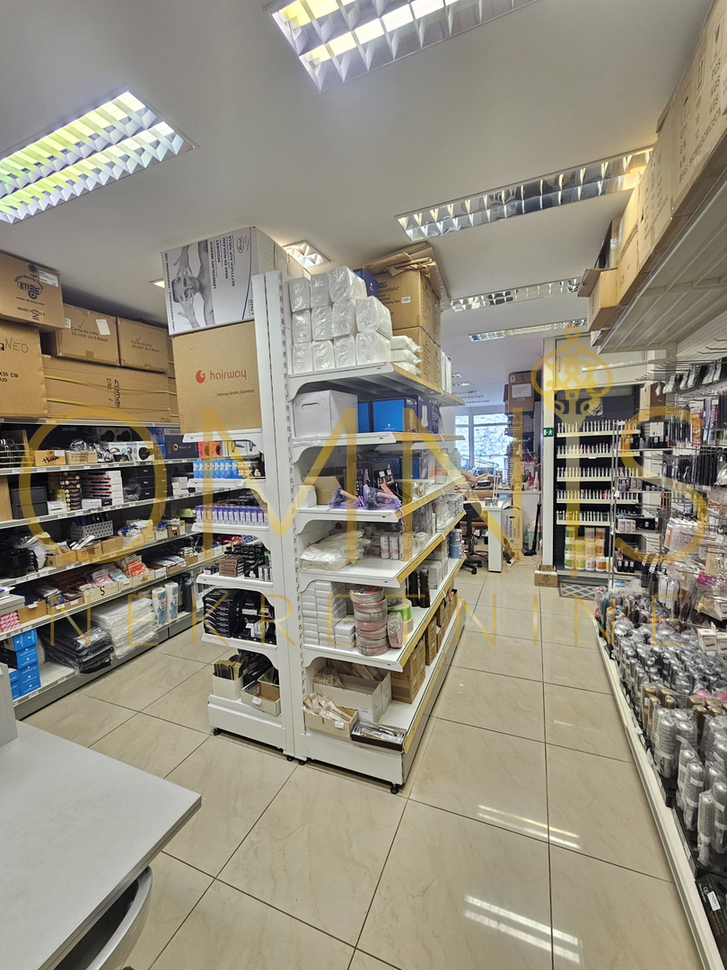 Škurinje – Locale commerciale con due posti auto, 83 m²