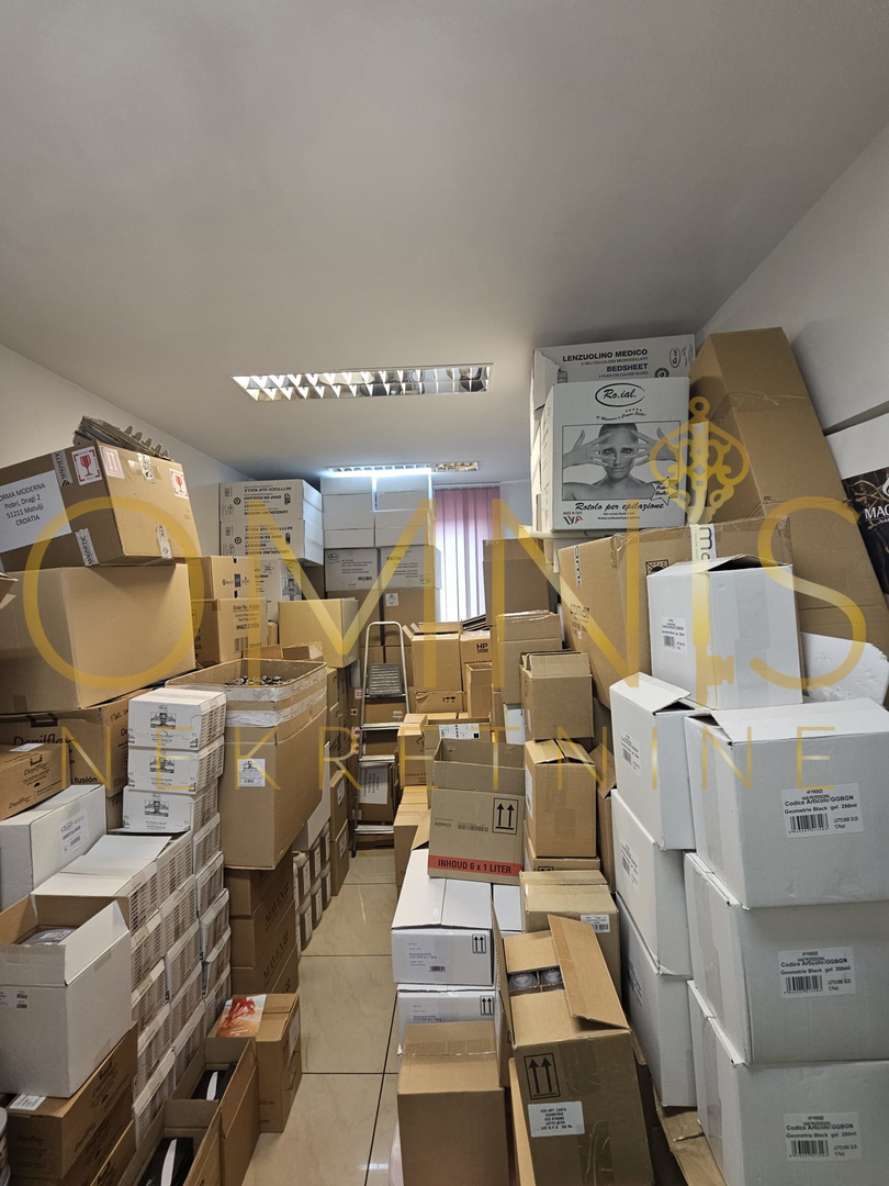 Škurinje – Locale commerciale con due posti auto, 83 m²