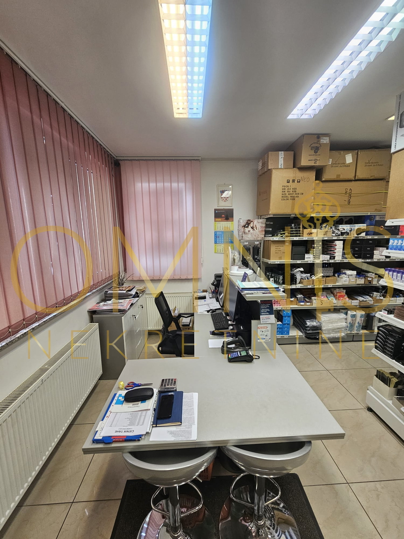 Škurinje – Locale commerciale con due posti auto, 83 m²