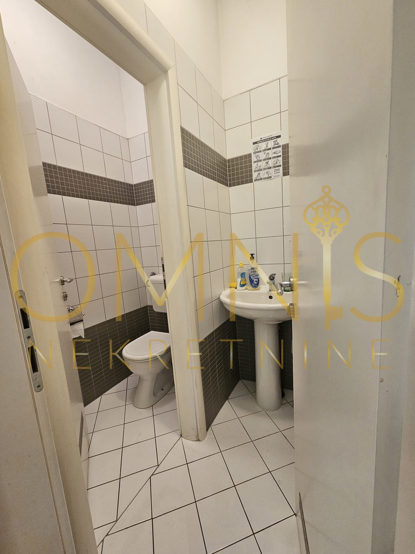 Škurinje – Locale commerciale con due posti auto, 83 m²