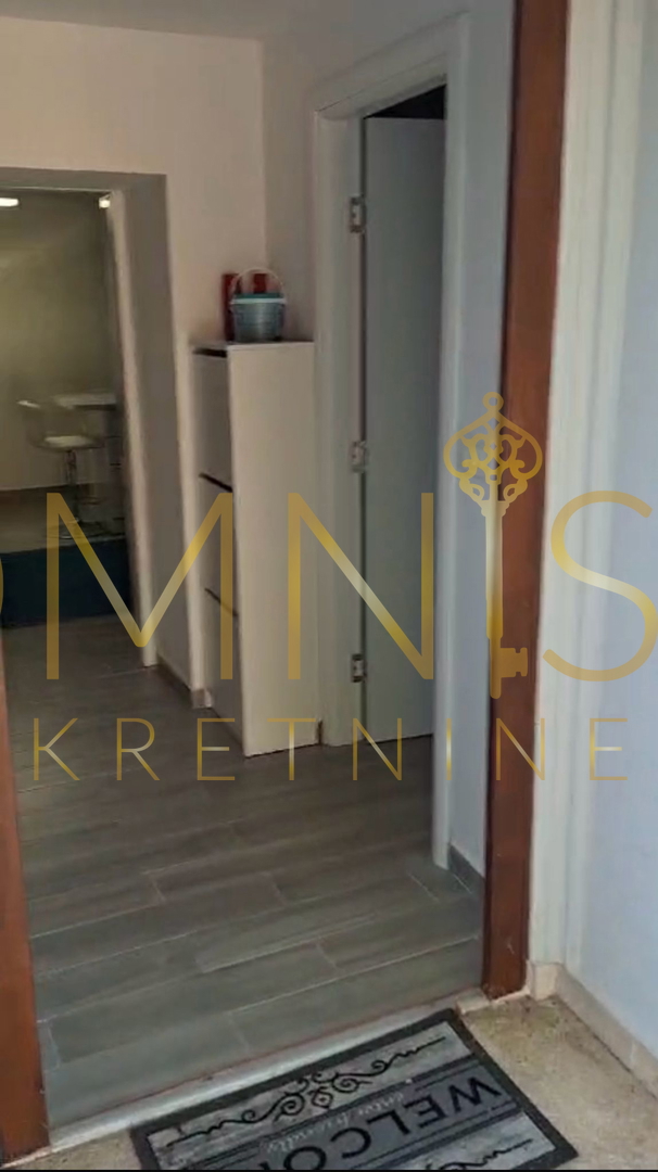 Krk, Malinska - casa con giardino, vendita!