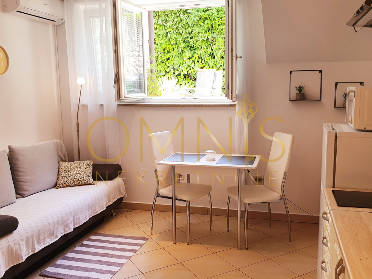 Opatija – appartamento di 22,5 m² con terrazza e ingresso indipendente