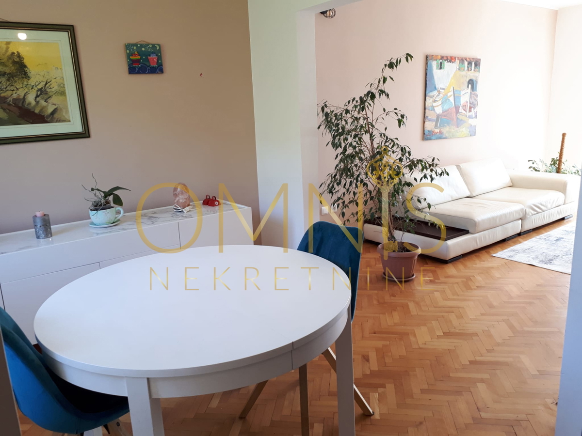 ŠKURINJE – AMPIO E LUMINOSO APPARTAMENTO, 2 VANI + SALA DA PRANZO, 68 m²