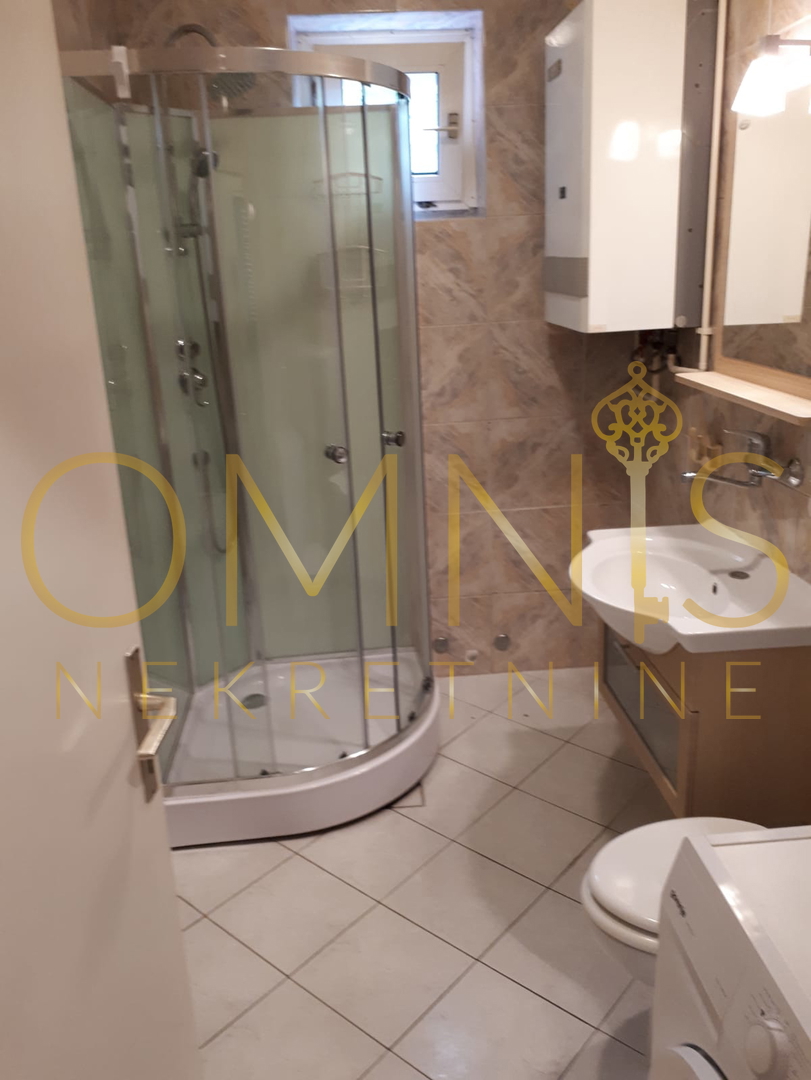 ŠKURINJE – AMPIO E LUMINOSO APPARTAMENTO, 2 VANI + SALA DA PRANZO, 68 m²