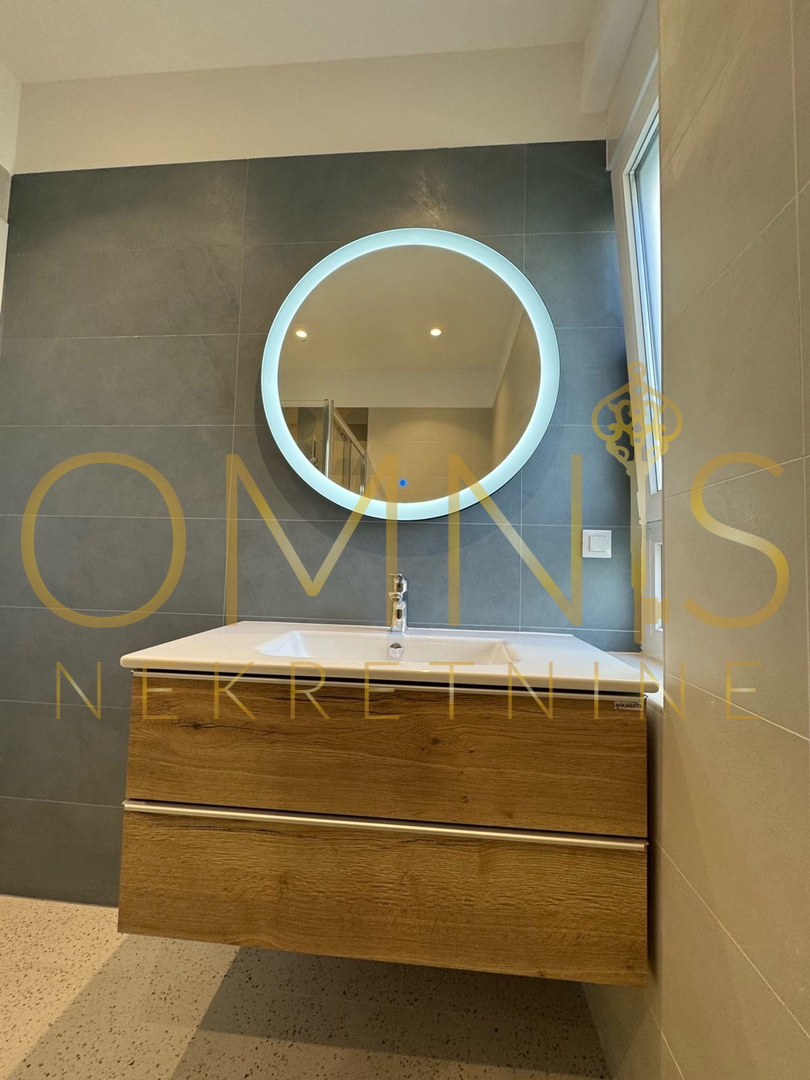 TRILOCALE - VOJAK, 97 m² (VENDITA)