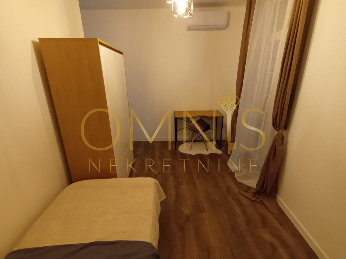 RIJEKA – CENTRO, Appartamento ristrutturato 4 locali + soggiorno con balcone ampio, 98 m²