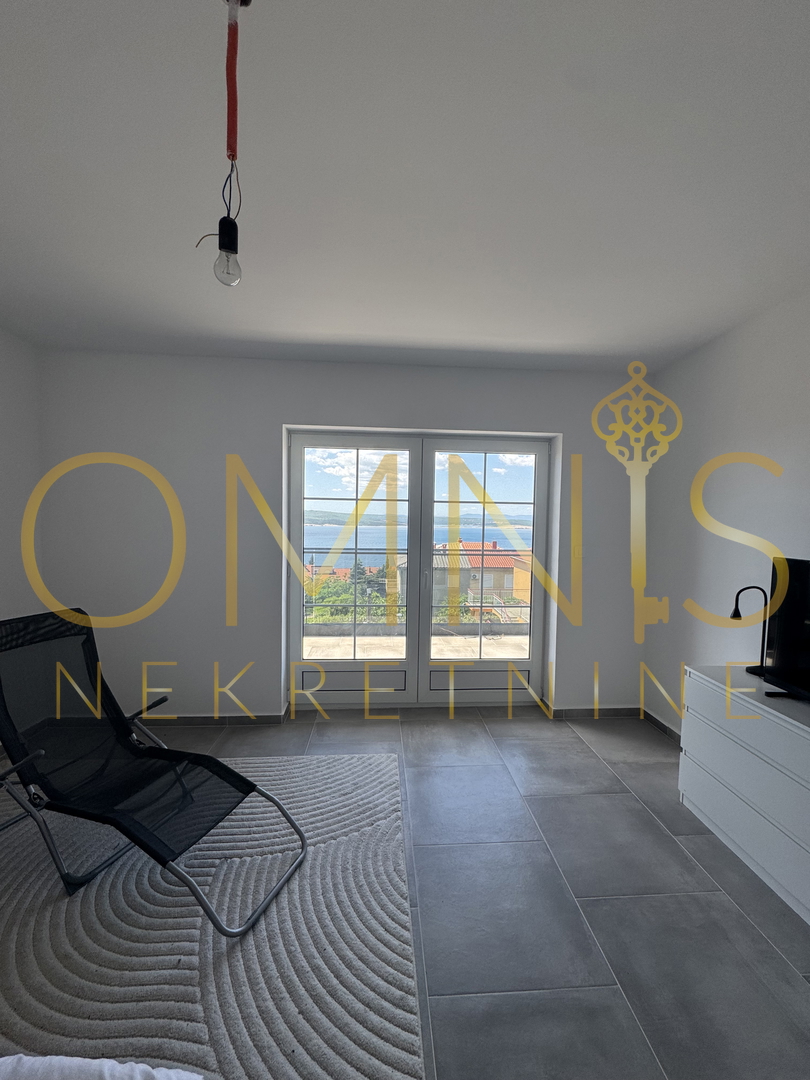 Appartamento con due terrazze e vista mare – Crikvenica