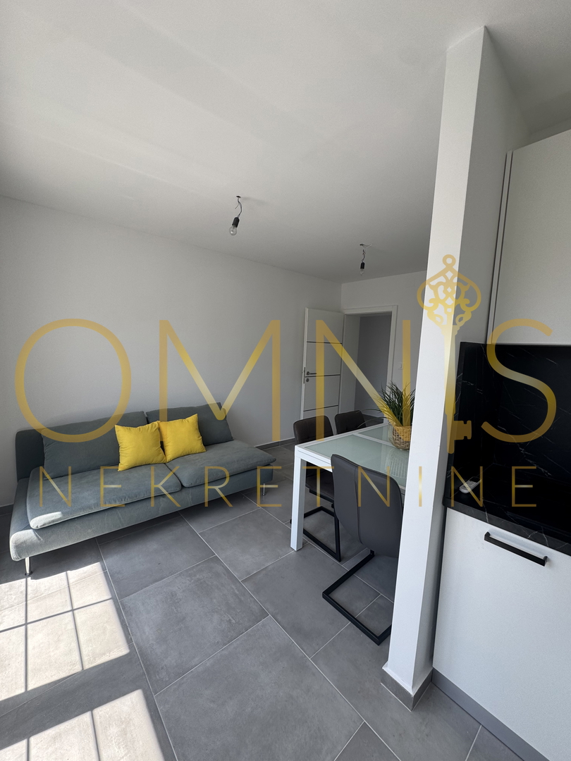 Appartamento con due terrazze e vista mare – Crikvenica