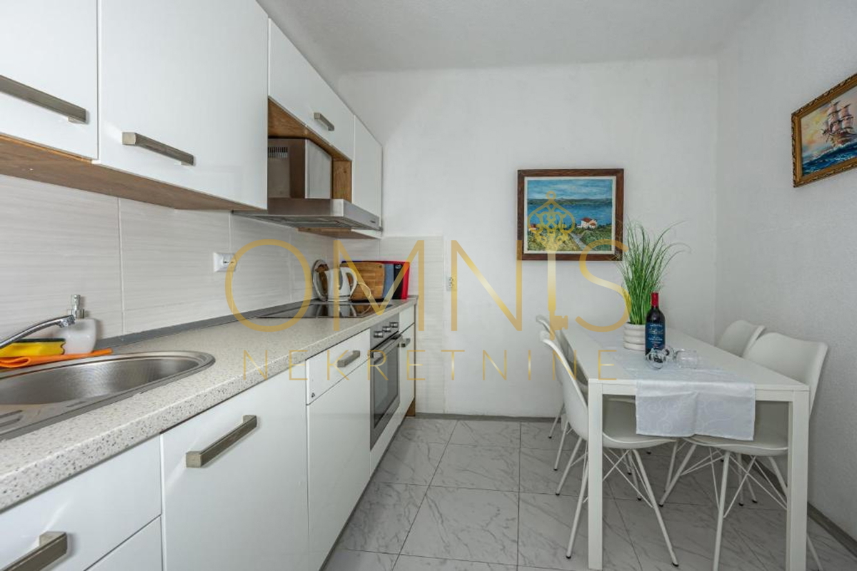 Casa ristrutturata con monolocale nel centro di Crikvenica