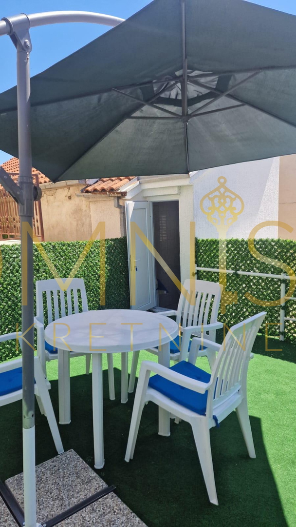 Casa ristrutturata con monolocale nel centro di Crikvenica