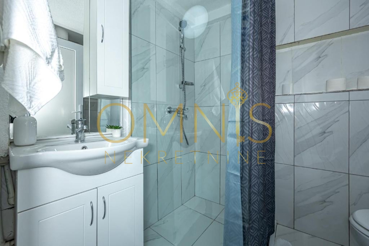 Casa ristrutturata con monolocale nel centro di Crikvenica