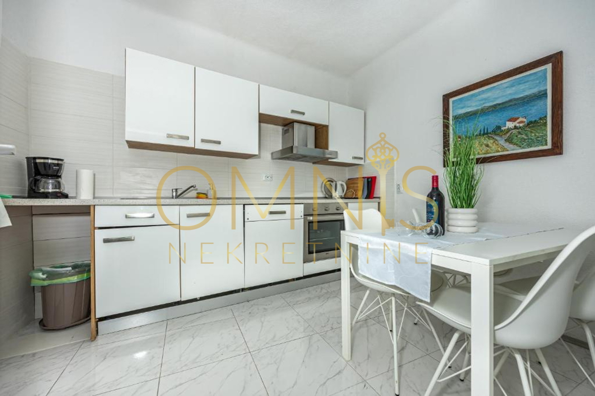 Casa ristrutturata con monolocale nel centro di Crikvenica