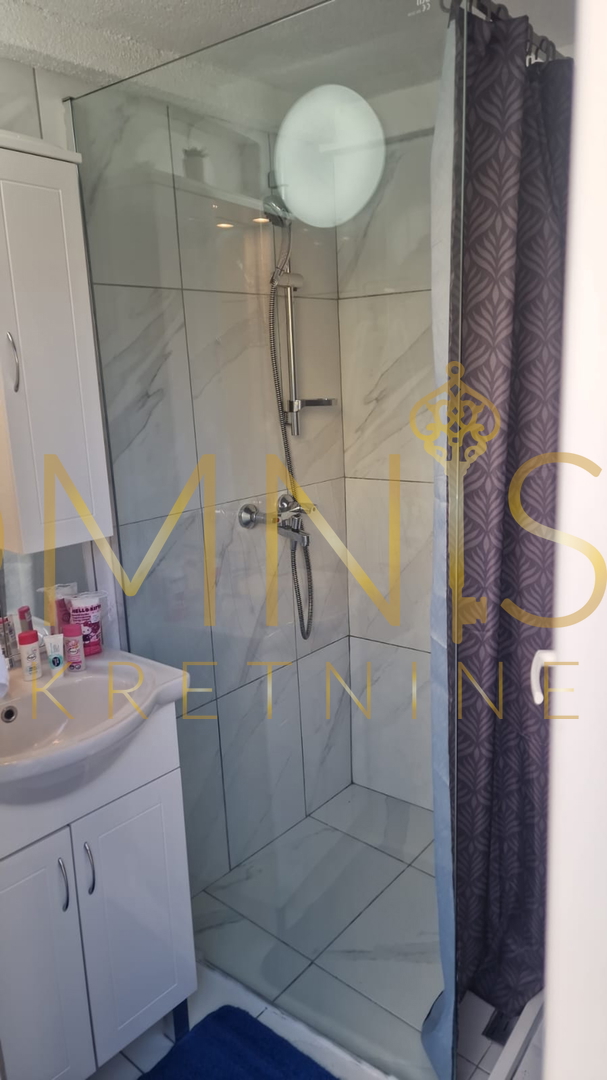 Casa ristrutturata con monolocale nel centro di Crikvenica