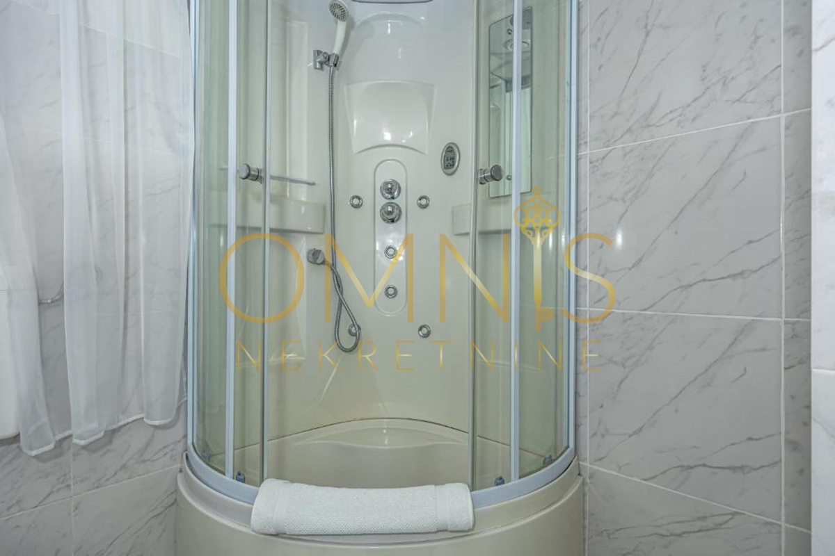 Casa ristrutturata con monolocale nel centro di Crikvenica