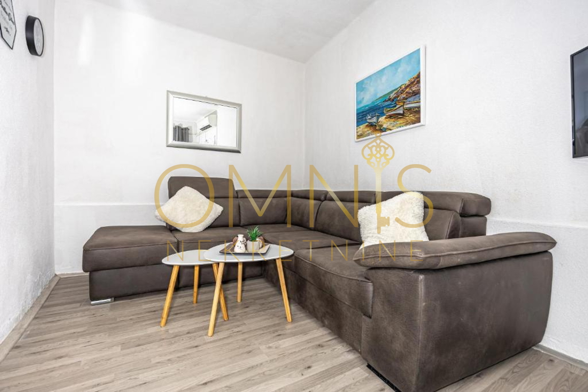 Casa ristrutturata con monolocale nel centro di Crikvenica