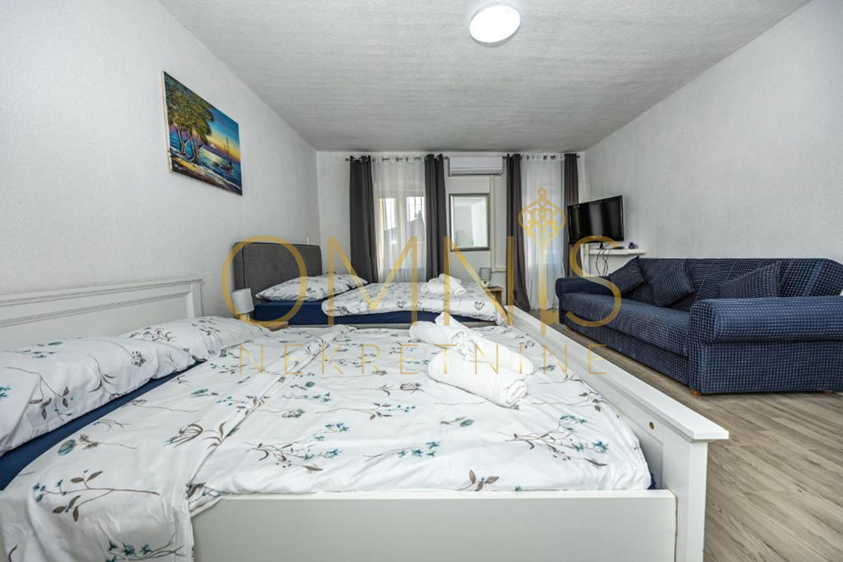 Casa ristrutturata con monolocale nel centro di Crikvenica