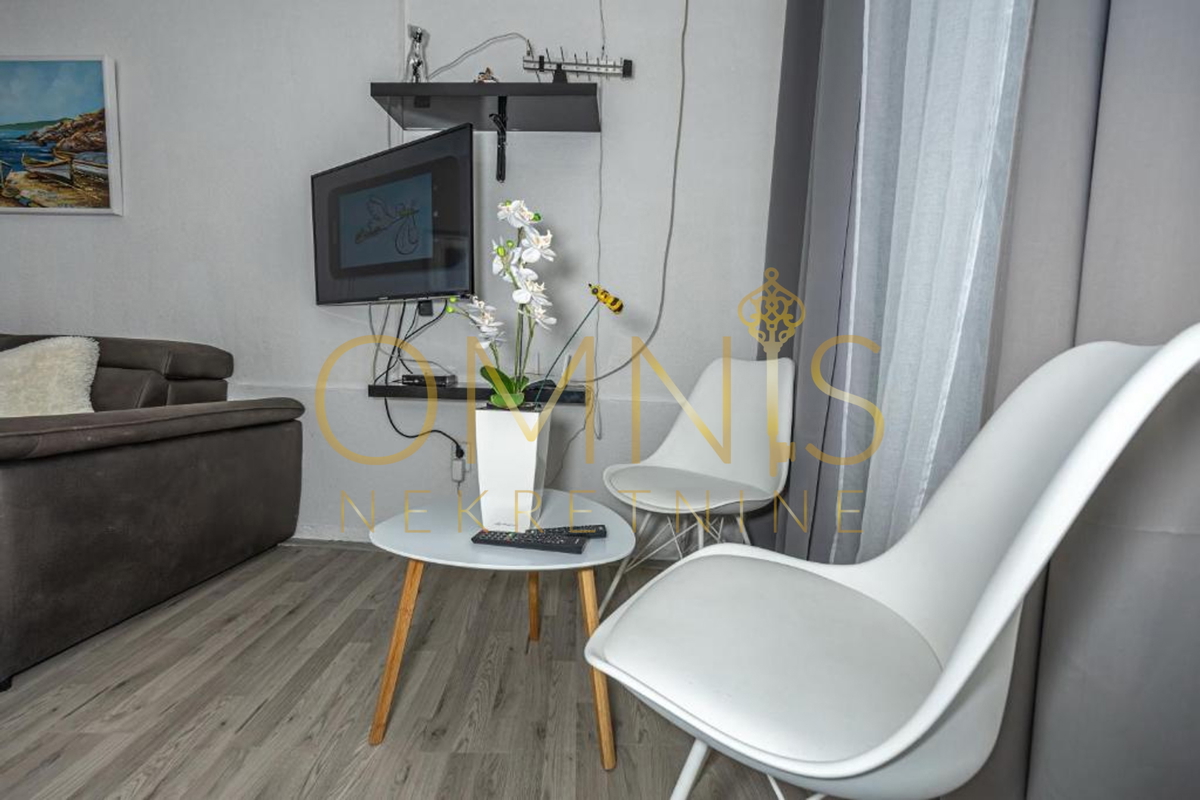 Casa ristrutturata con monolocale nel centro di Crikvenica