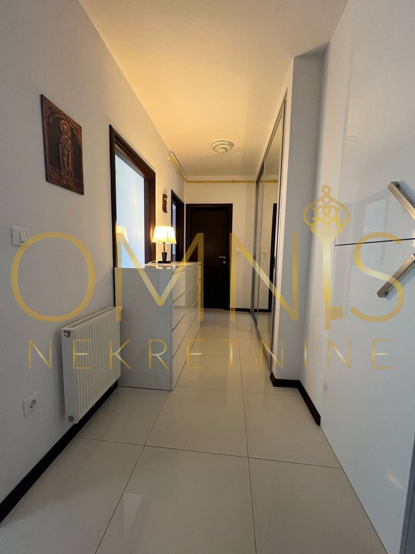 Viškovo – Mladenići | Appartamento confortevole 1S+DB con loggia, terrazza e ripostiglio