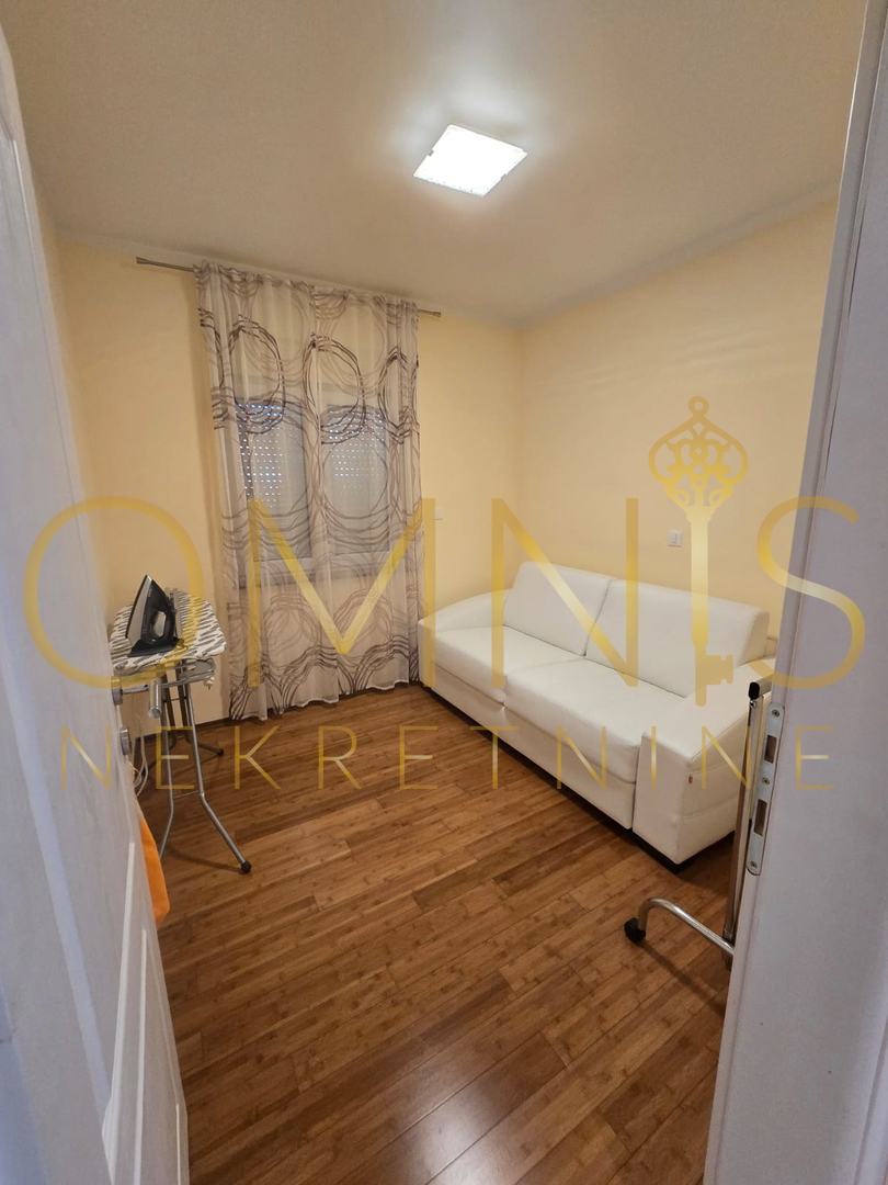 Crikvenica, 2S+DB, 100m2, 3 posti auto, vendita!