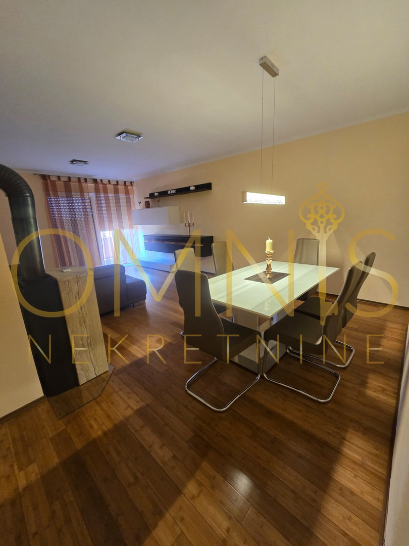 Crikvenica, 2S+DB, 100m2, 3 posti auto, vendita!