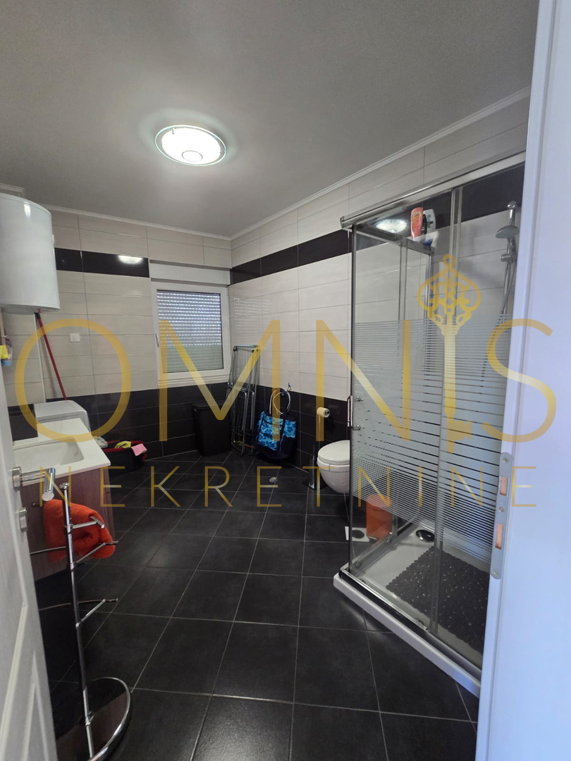 Crikvenica, 2S+DB, 100m2, 3 posti auto, vendita!