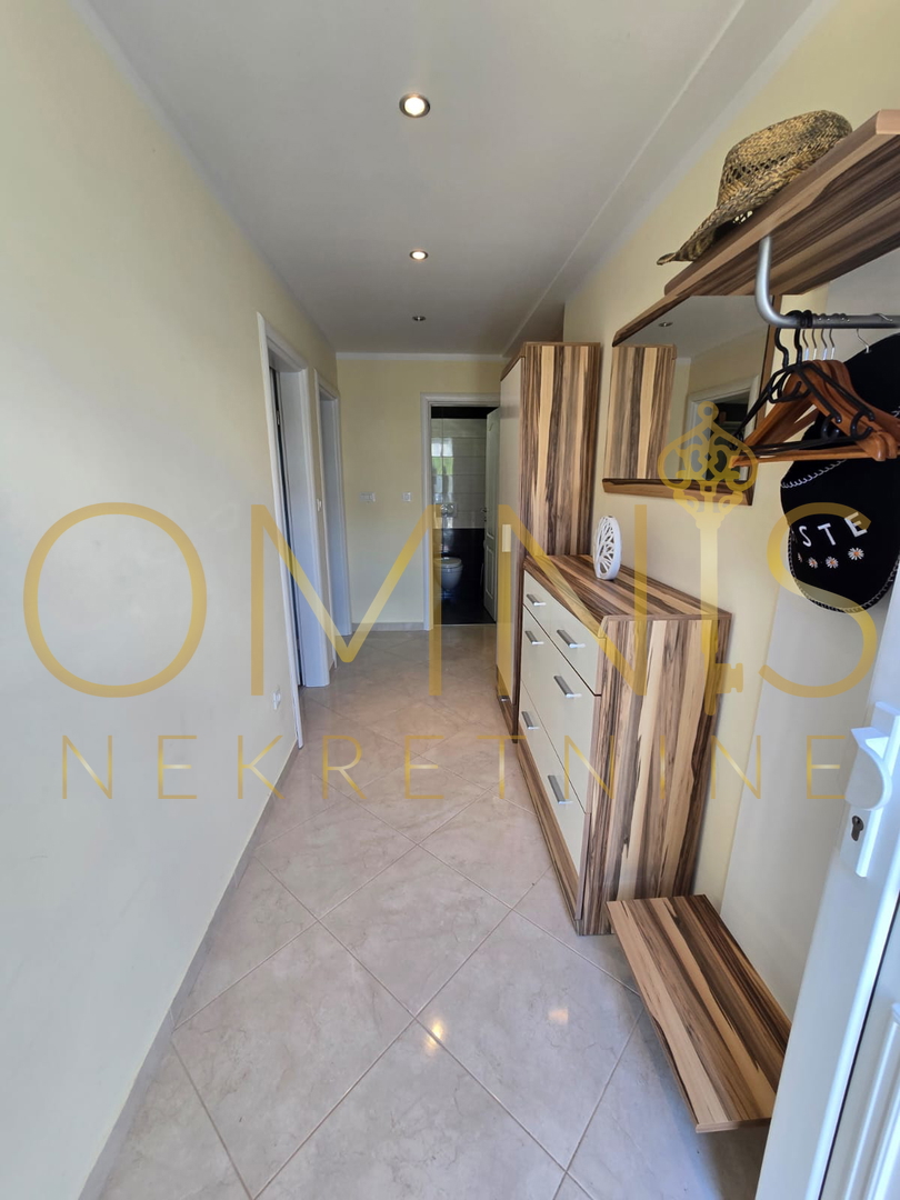 Crikvenica, 2S+DB, 100m2, 3 posti auto, vendita!