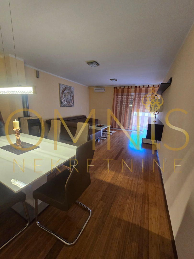 Crikvenica, 2S+DB, 100m2, 3 posti auto, vendita!