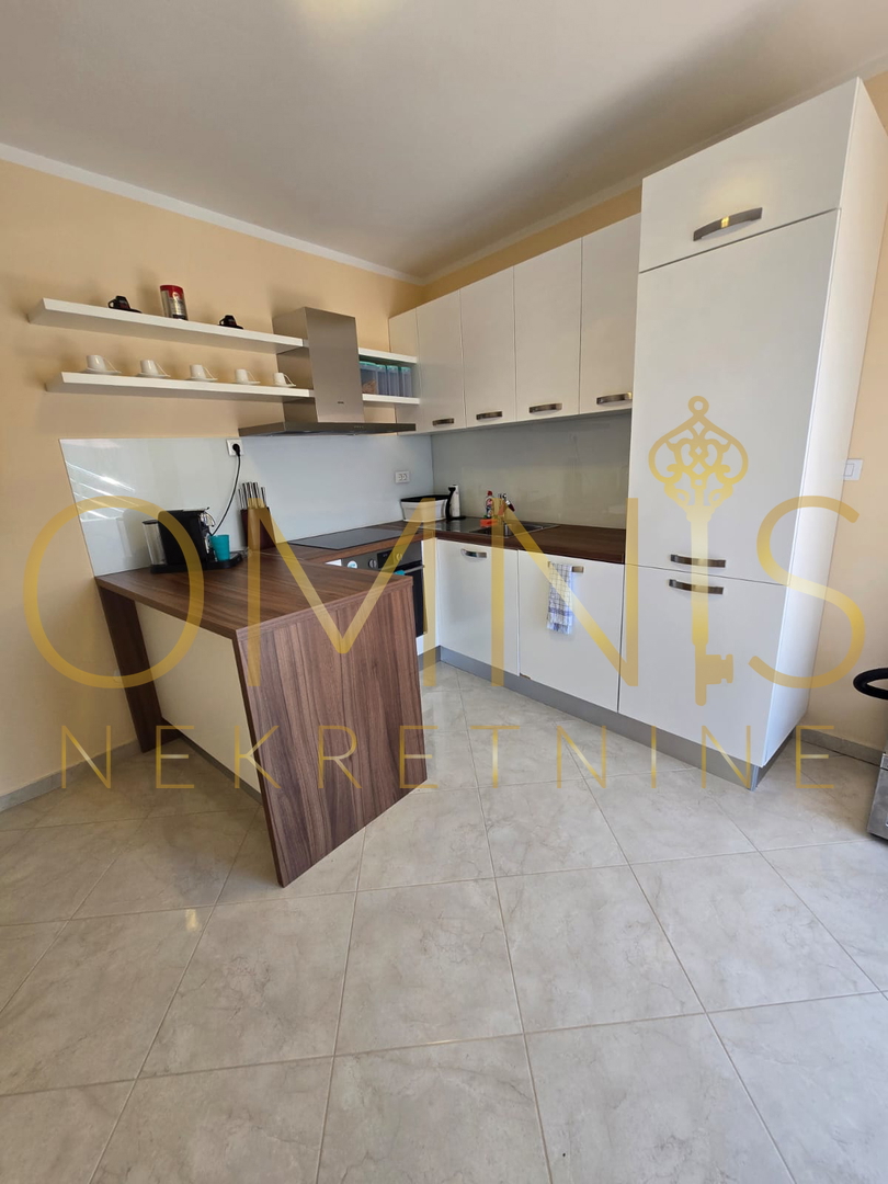 Crikvenica, 2S+DB, 100m2, 3 posti auto, vendita!