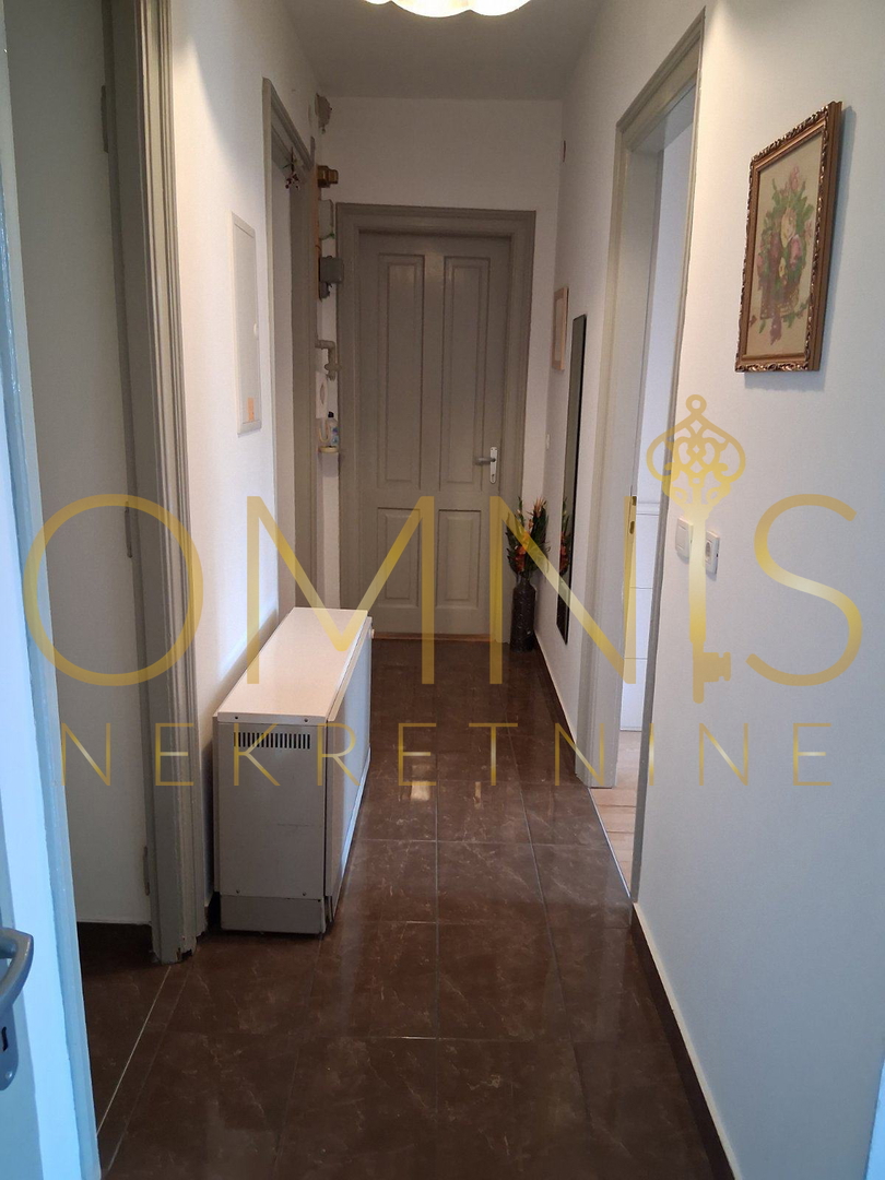 Rijeka, Školjić – appartamento trilocale di 67 m², 1° piano, ottima posizione