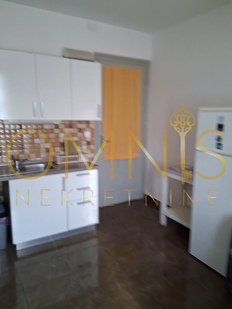 Rijeka, Školjić – appartamento trilocale di 67 m², 1° piano, ottima posizione