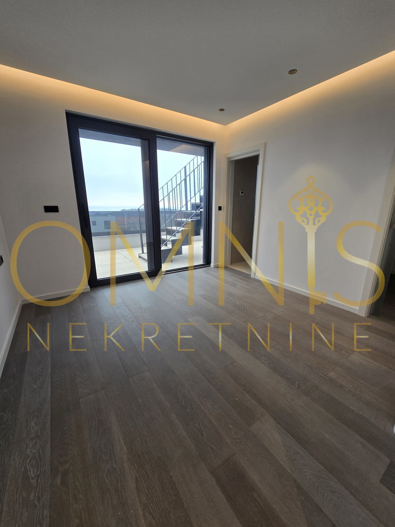 Krk, appartamento in villa, 134m2, vista mare, vendita!