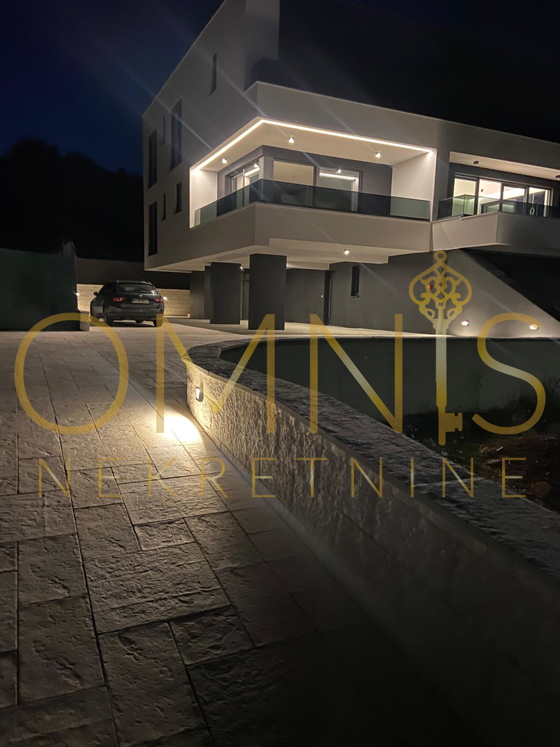 Krk, appartamento in villa, 134m2, vista mare, vendita!