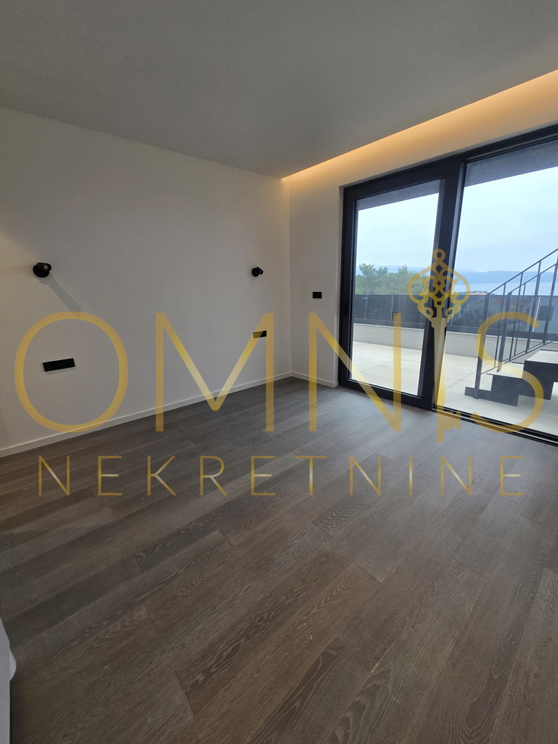 Krk, appartamento in villa, 134m2, vista mare, vendita!