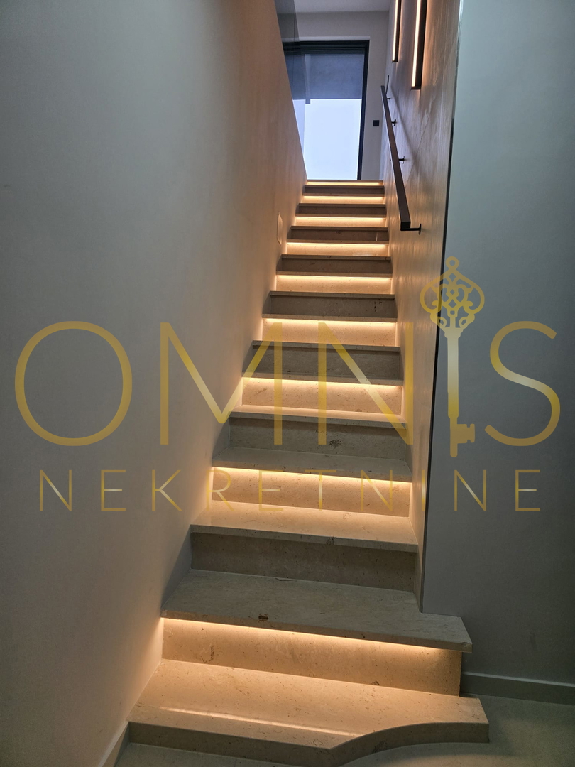Krk, appartamento in villa, 134m2, vista mare, vendita!