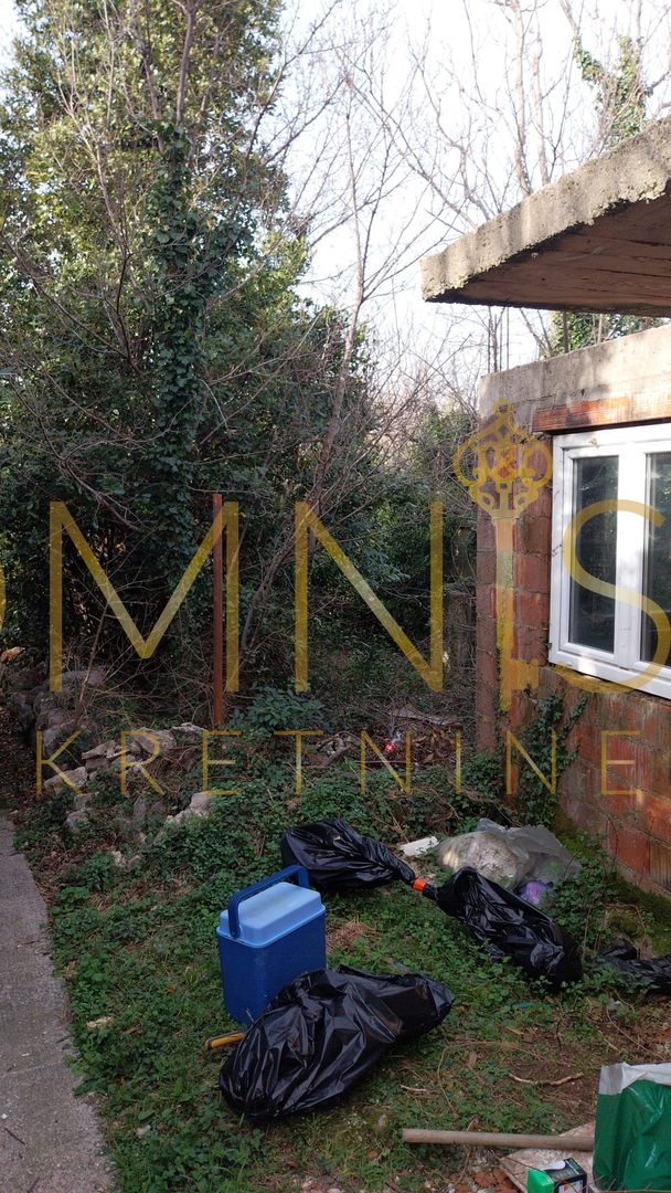 In vendita casa allo stato grezzo a Jadranovo, 98 m², con terreno – vicino al mare