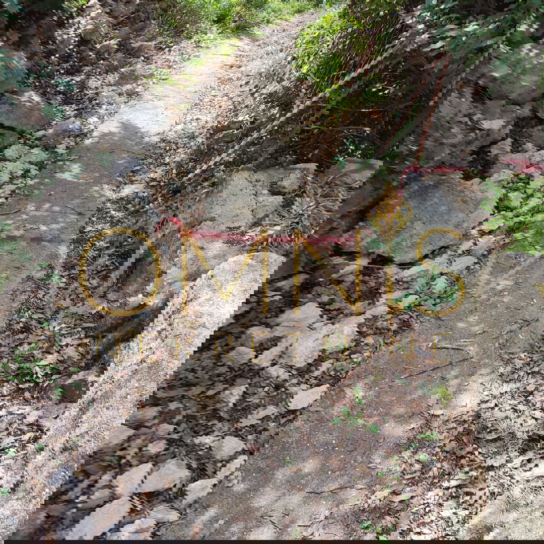 In vendita casa allo stato grezzo a Jadranovo, 98 m², con terreno – vicino al mare