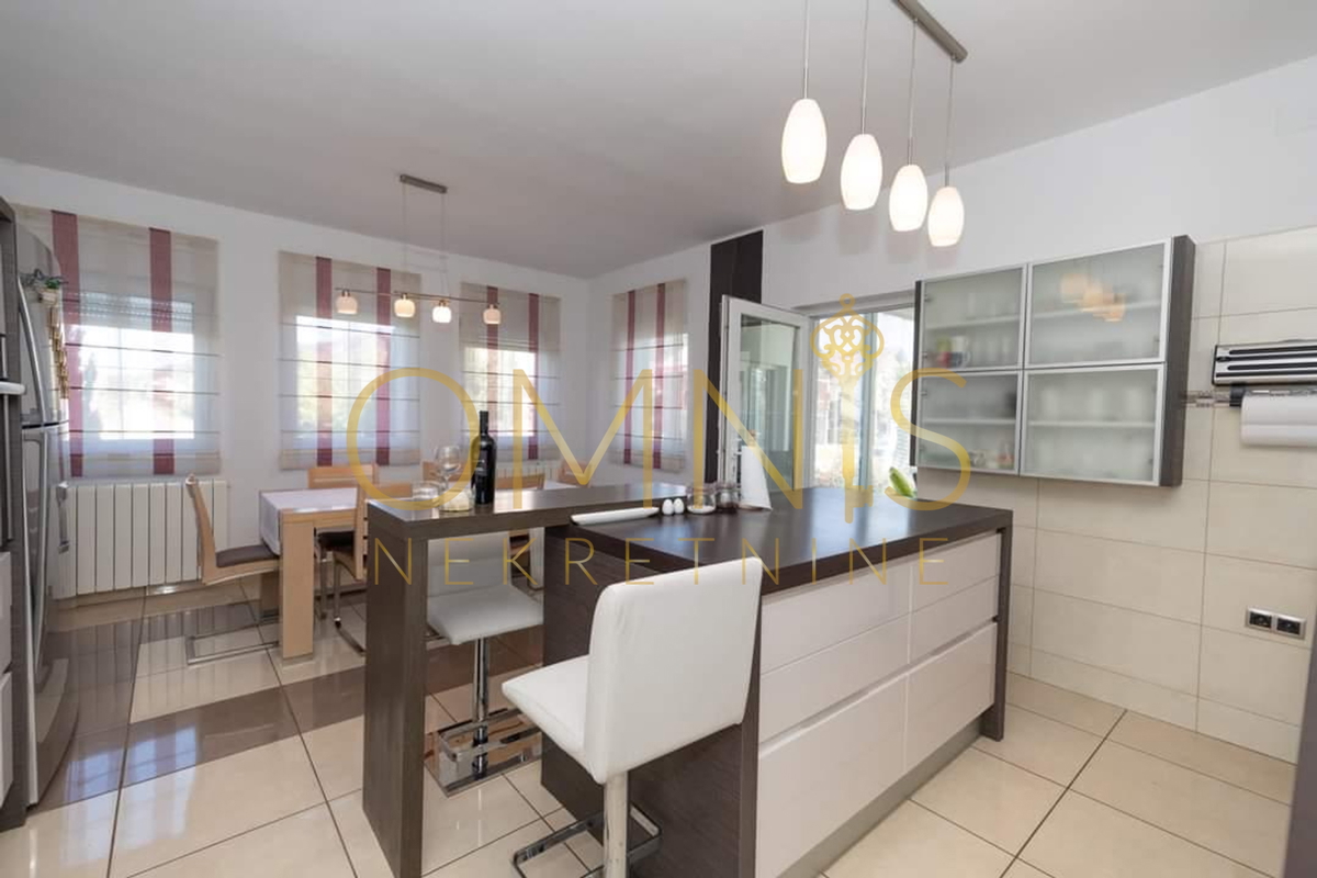 Bellissima casa per le vacanze a Ravna Gora, 345 m² + terreno 1300 m²