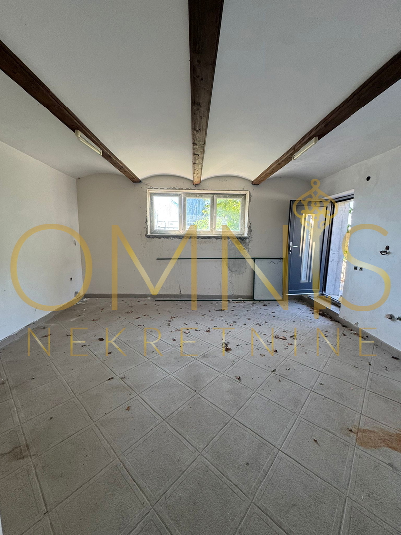 Opatija centro – casa indipendente 380 m², 3 appartamenti, piscina, vista panoramica sul mare