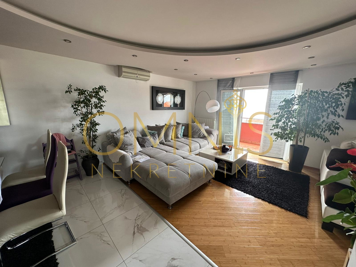 Crikvenica, 3 camere più soggiorno e sala da pranzo, 125 m2, vendita!