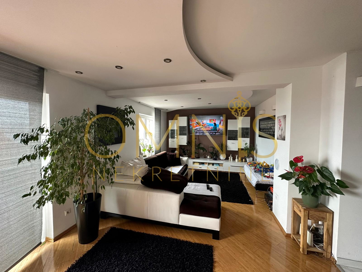 Crikvenica, 3 camere più soggiorno e sala da pranzo, 125 m2, vendita!