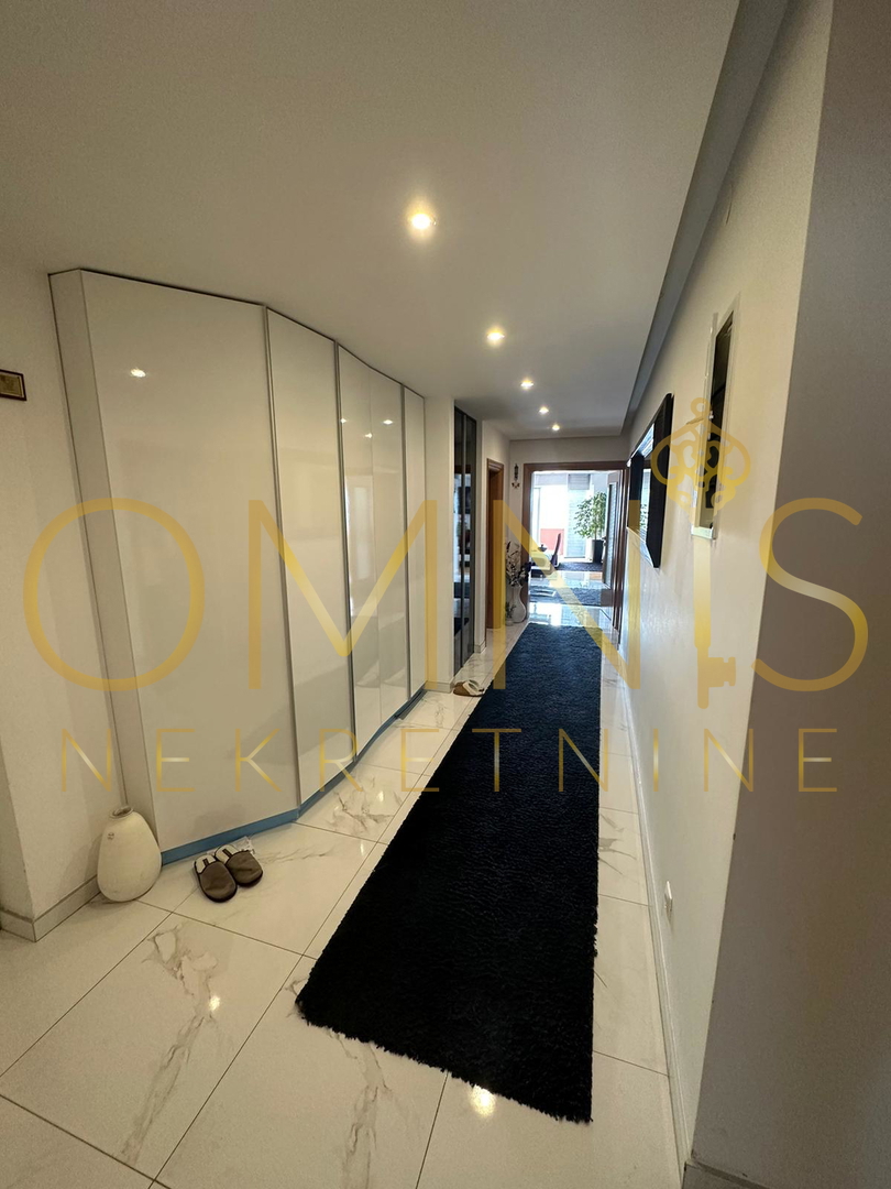 Crikvenica, 3 camere più soggiorno e sala da pranzo, 125 m2, vendita!