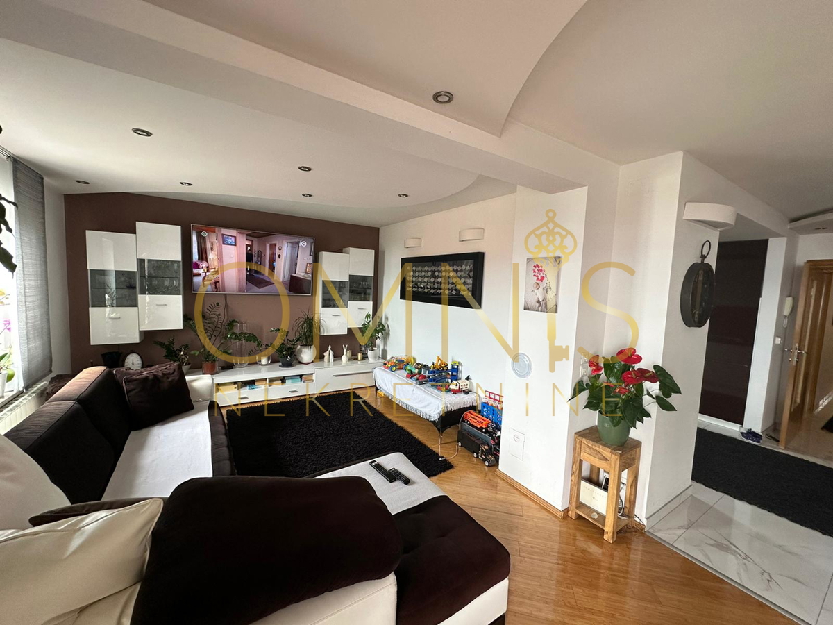 Crikvenica, 3 camere più soggiorno e sala da pranzo, 125 m2, vendita!