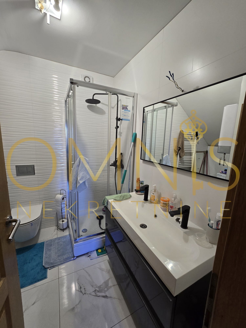 Crikvenica, 3 camere più soggiorno e sala da pranzo, 125 m2, vendita!