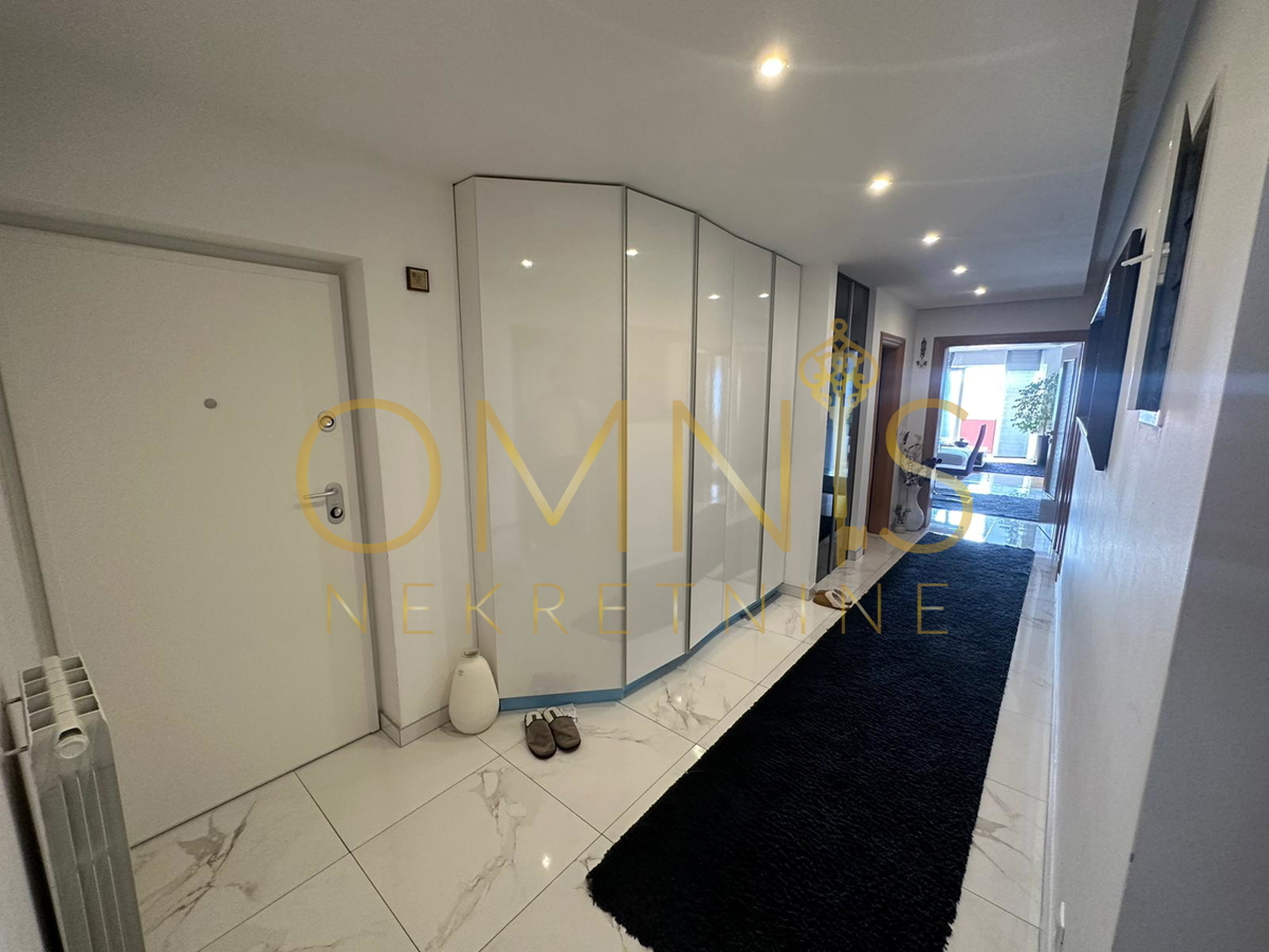 Crikvenica, 3 camere più soggiorno e sala da pranzo, 125 m2, vendita!