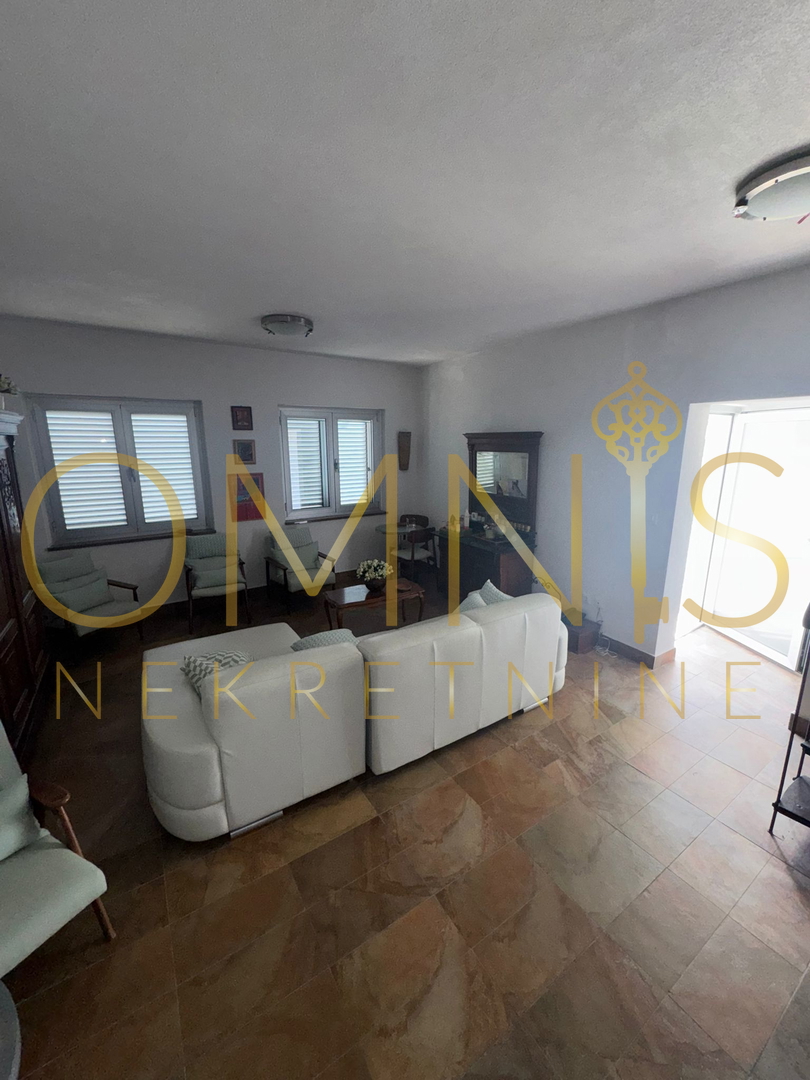 Mošćenička Draga – Casa ristrutturata sul mare con vista mare