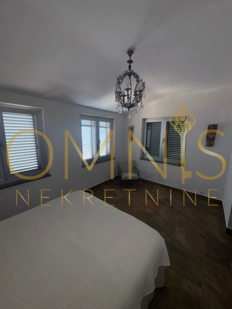 Mošćenička Draga – Casa ristrutturata sul mare con vista mare