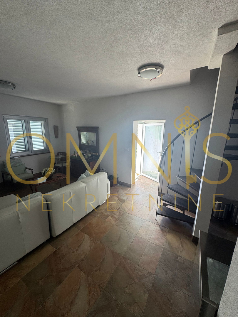 Mošćenička Draga – Casa ristrutturata sul mare con vista mare