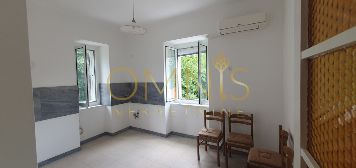 Rijeka, Podmurvice - 70,64m2, 3 camere, cucina soggiorno, ristrutturato!